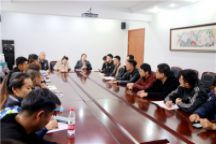 语言与传媒学院召开学生代表座谈会