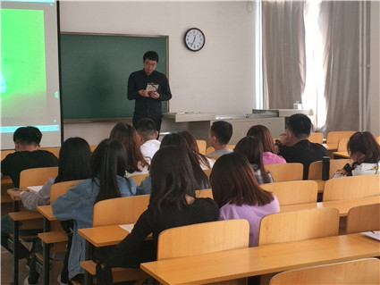 信息工程学院学生党支部组织观看《辉煌中国》纪录片