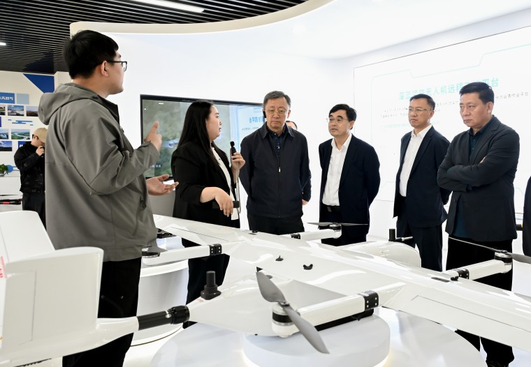 山东省政协常委、青岛市企业联合会党委书记薛庆国一行到best365中国官方网站调研